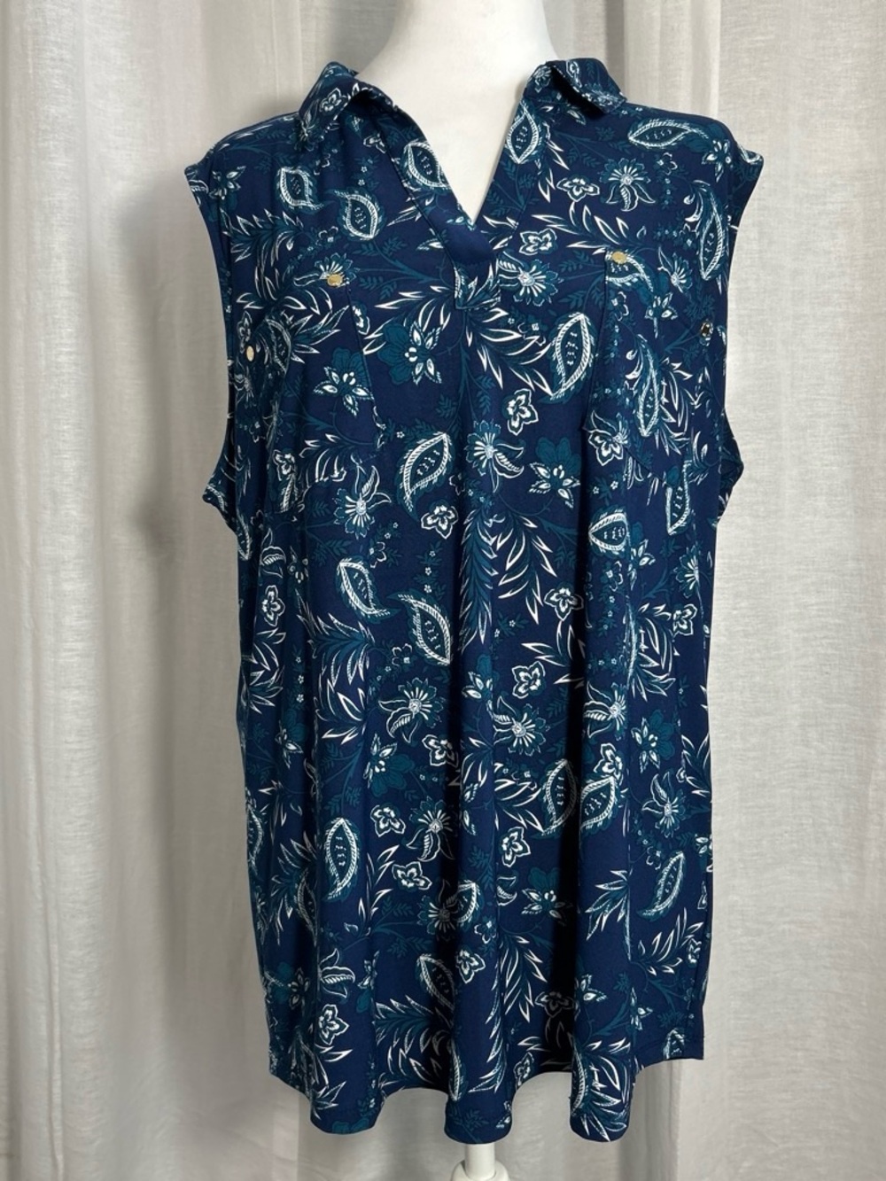 Jones New York Navy Blue Floral Sleeveless Collared Top